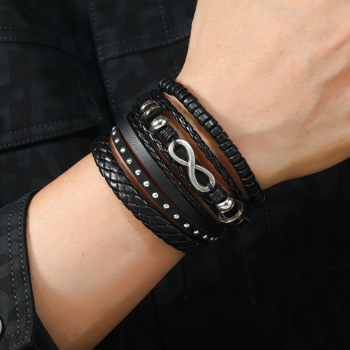 Men’s Leather Bracelet: 📿📿💎