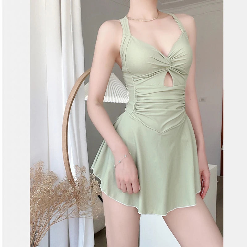 Floral Hanging Neck Swimsuit: